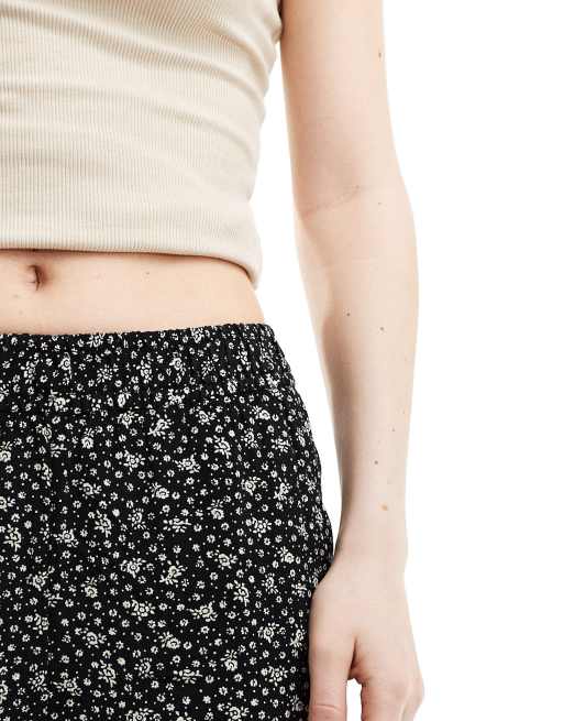 & Other Stories wide leg trousers in black and white floral print, 4 of 5