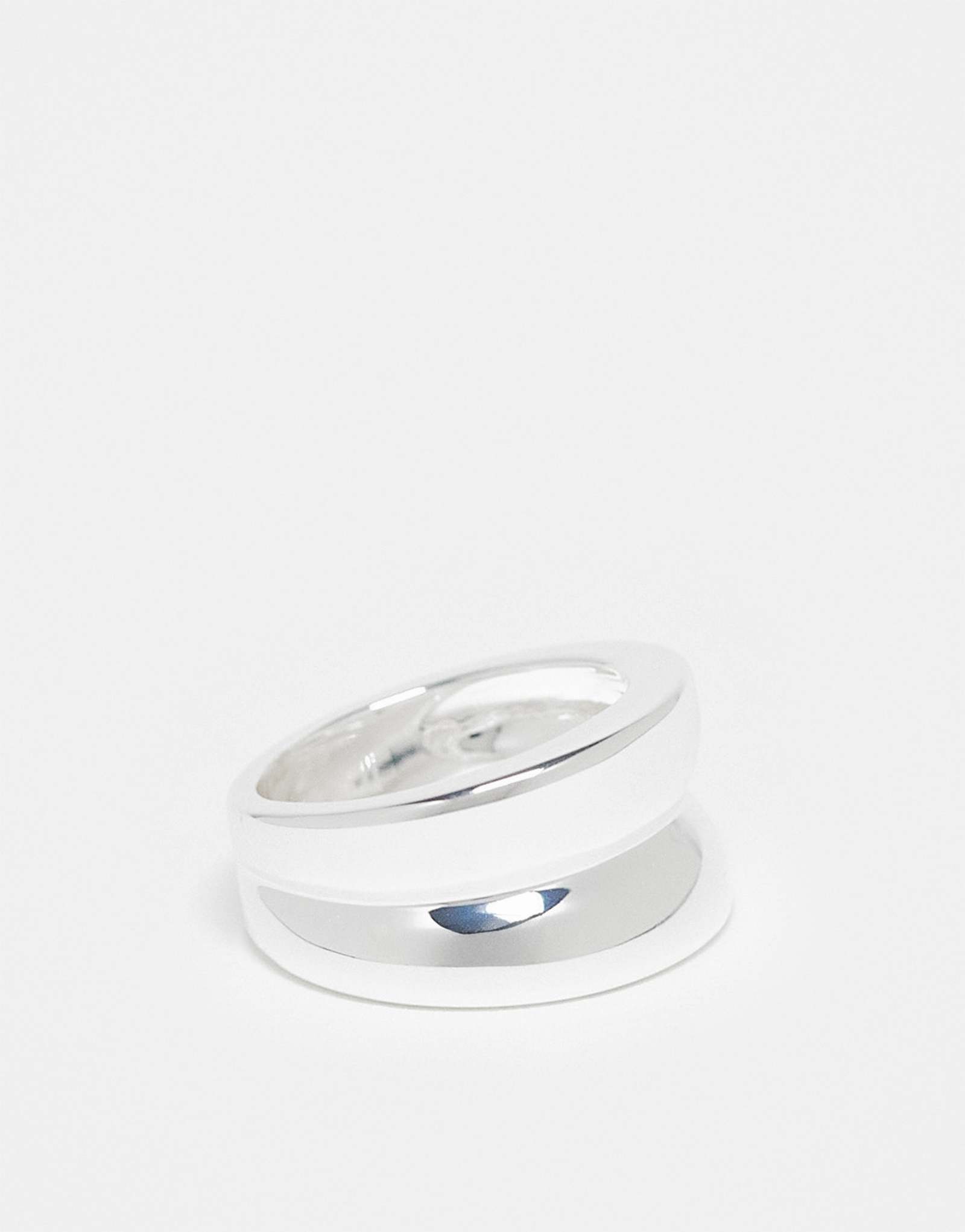 Широкое скульптурное кольцо 