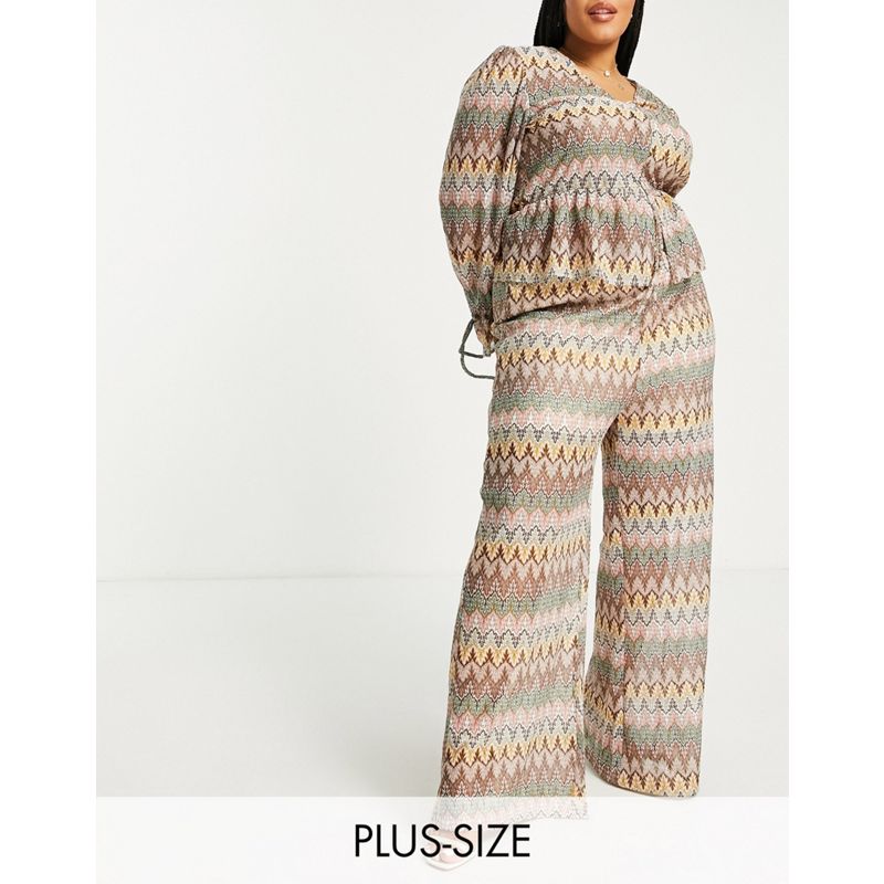  Coordinati Outrageous Fortune Plus - Pantaloni a fondo ampio in maglia con motivo geometrico in coordinato