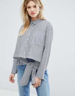 oversized shirt tied up