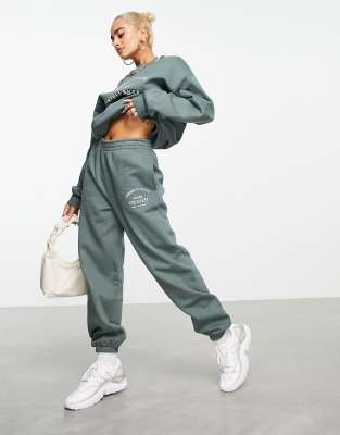 фото Oversized-джоггеры цвета хаки с логотипом в форме дуги asos weekend collective-зеленый цвет