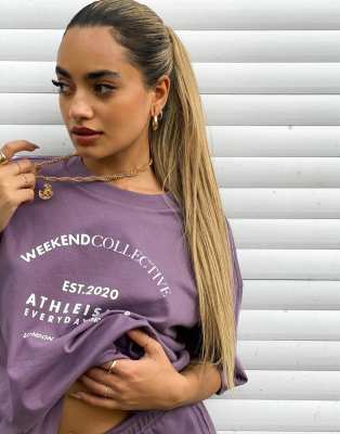 фото Oversized-футболка баклажанового оттенка с логотипом в форме дуги asos weekend collective-фиолетовый цвет