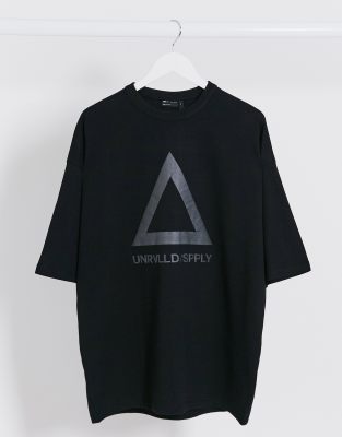 фото Oversized-футболка со светоотражающим логотипом asos unrivalled supply-черный asos unrvlld supply