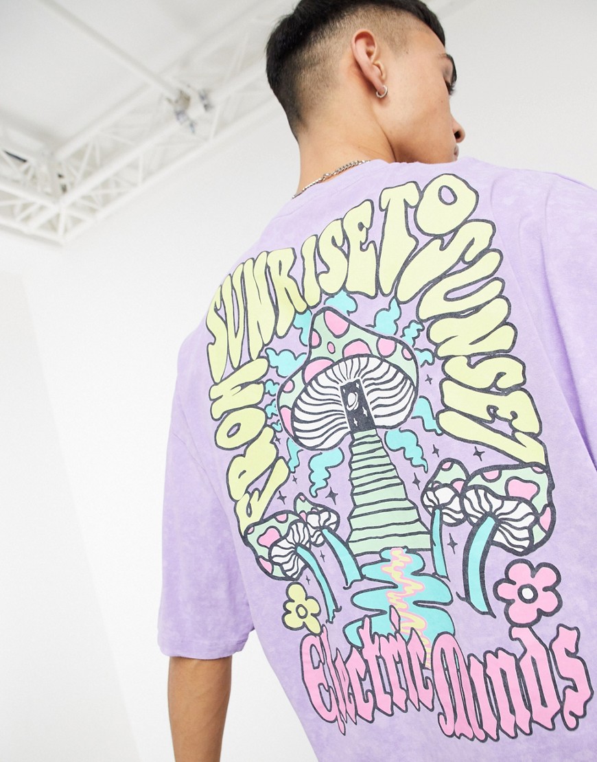 фото Oversized-футболка выбеленного фиолетового цвета с принтом на спине asos design-сиреневый