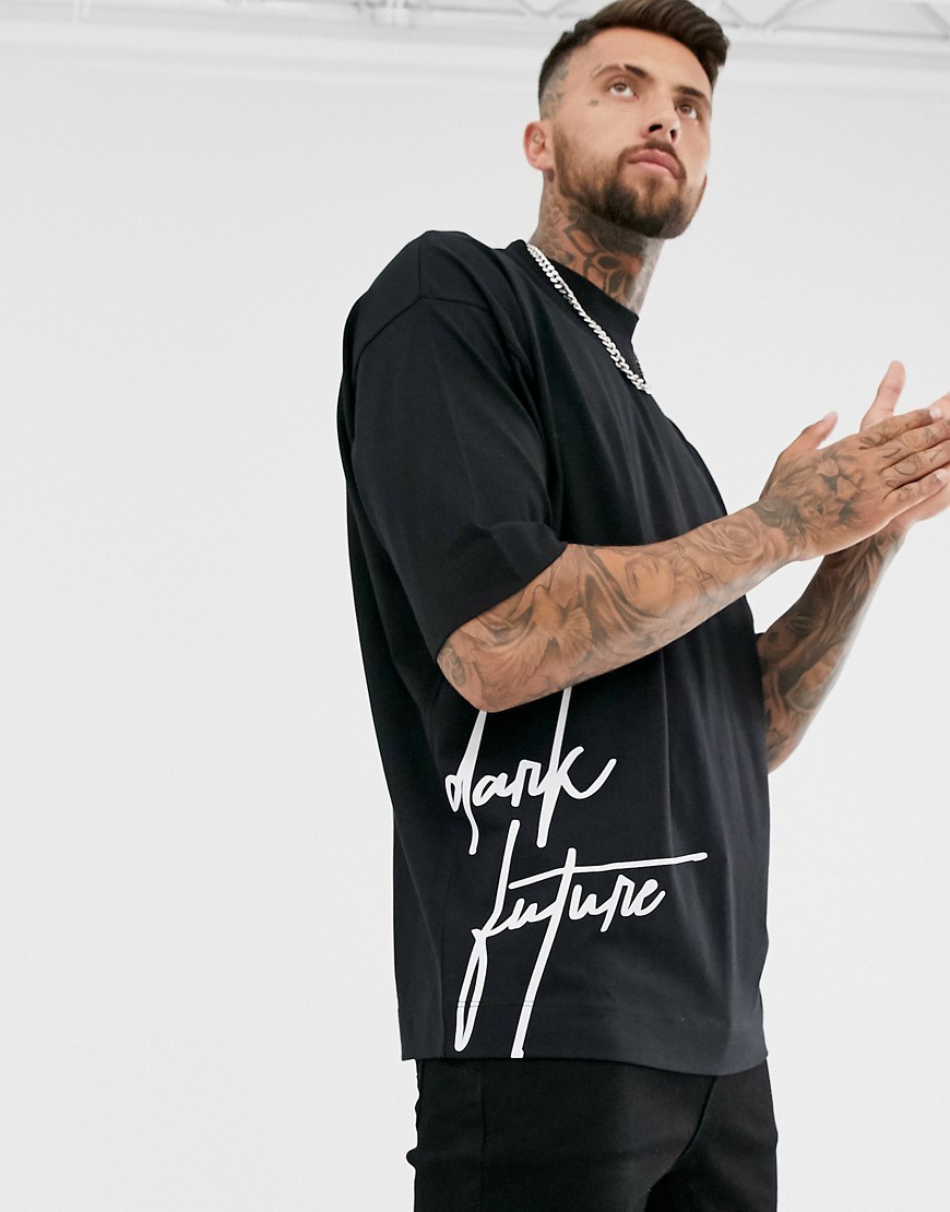 Oversized kraftig t-shirt med 'dark future' logo fra ASOS DESIGN-Sort