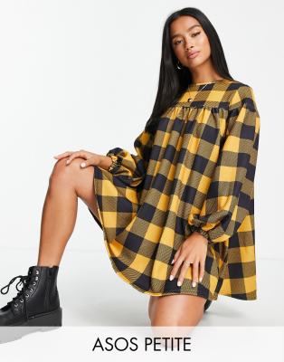  Oversized-платье горчичного цвета в клетку с присборенной юбкой и завязкой на спине ASOS DESIGN Petite-Желтый