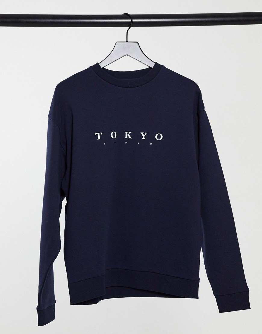 фото Oversized-свитшот asos design с небольшим принтом tokyo city-темно-синий