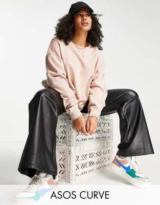 фото Oversized-свитшот из органического хлопка карамельного цвета asos design curve-коричневый цвет asos curve