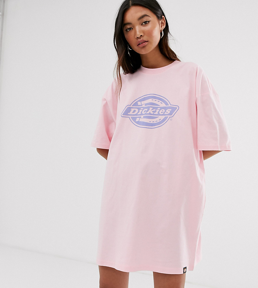 Oversized T-shirtkjole med logo fra Dickies-Pink