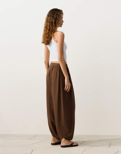 OYSHO 100% cotton balloon trousers in tan, 4 of 4