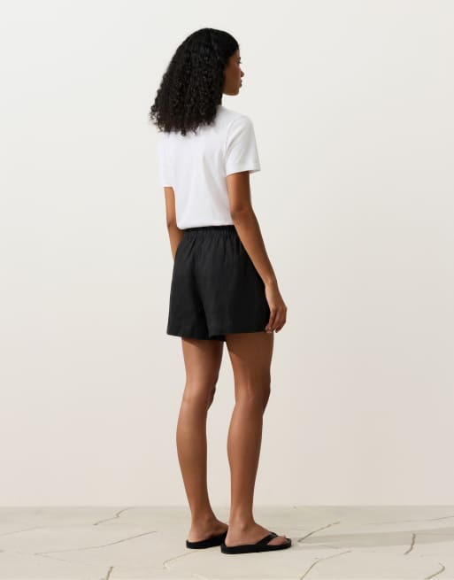 OYSHO 100% linen mid-rise shorts in black, 4 of 4