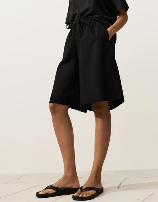 OYSHO 100% linen midi bermuda shorts in black | ASOS