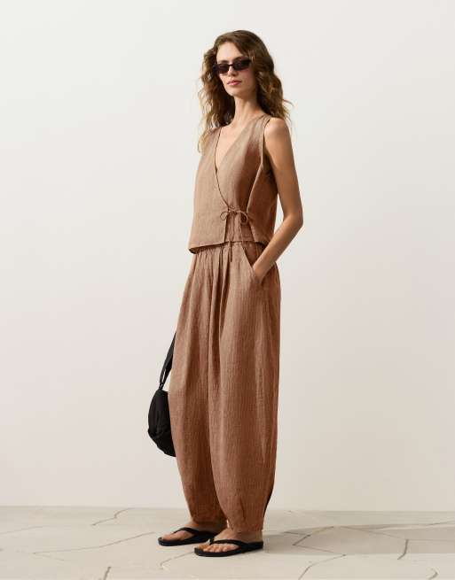OYSHO 100% linen square neck crossover tie top in tan melange, 2 of 4