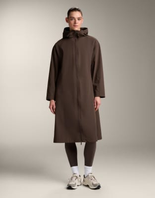 OYSHO - 10K - Wasserdichte, superleichte Jacke in Braun mit langem Schnitt-Brown