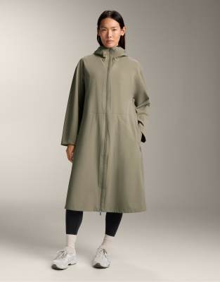OYSHO - 10K - Wasserdichte, superleichte Jacke in Braun mit langem Schnitt-Brown