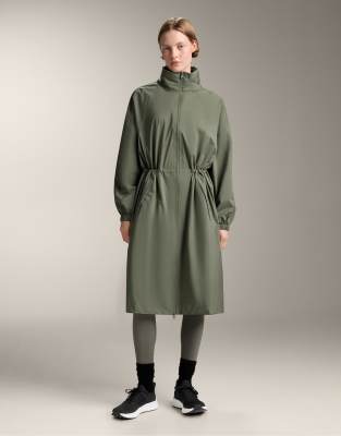 OYSHO - 10K - Wasserdichte, superleichte Jacke in Khaki mit langem Schnitt und Wattierung-Grün