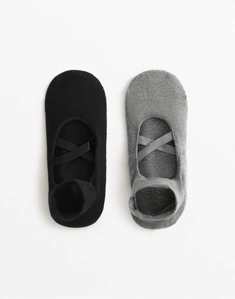 OYSHO 2 pairs of cotton blend yoga and pilates socks with crossover straps in black - view 1