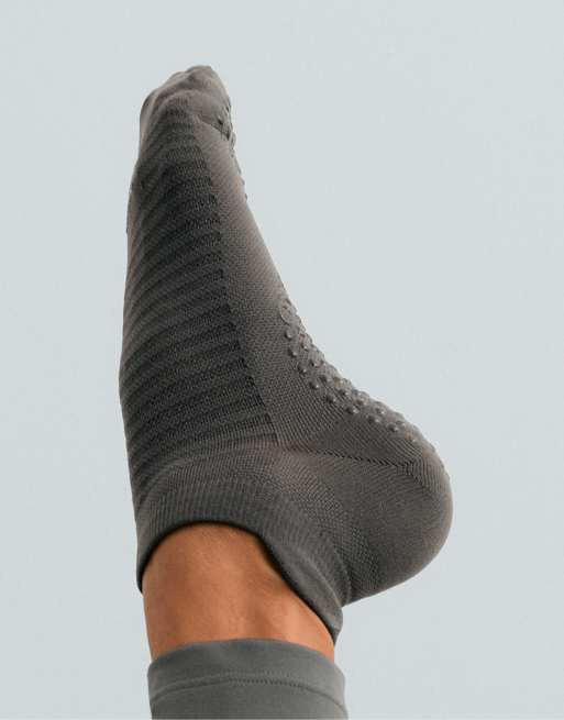 OYSHO 2 pairs of polyamide blend sneaker socks for yoga and pilates in grey, 3 of 4