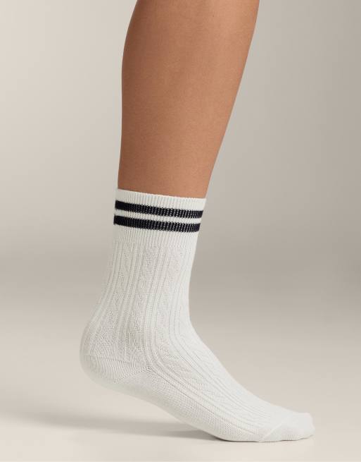 OYSHO– 3 Paar klassische Socken aus Baumwollmix in Dunkelrot und Weiß, 2 von 3