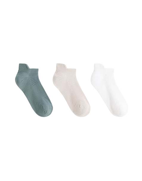 OYSHO 3 pairs of polyamide blend sneaker socks with heel tab in taupe - view 1