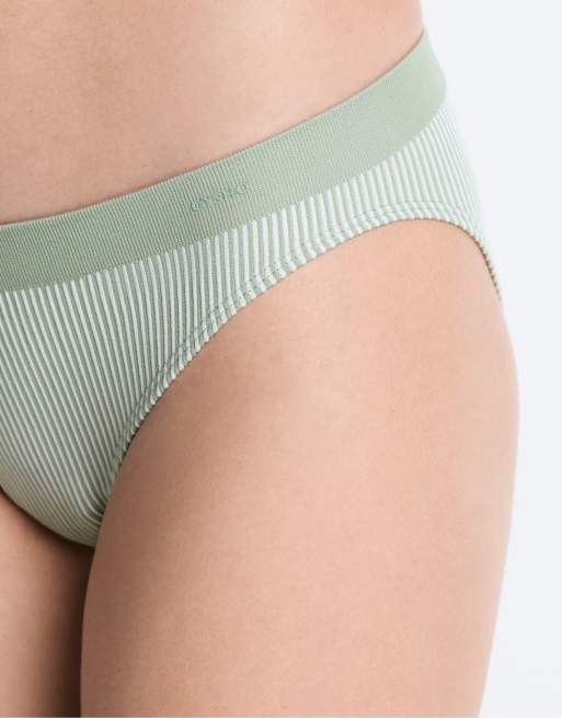 OYSHO 3 seamless soft-touch openwork classic briefs in green, 3 of 7