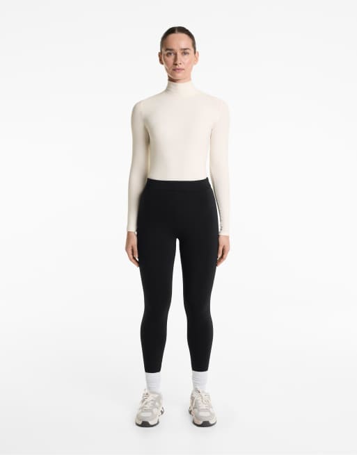 OYSHO Ankle-length high-rise super-extra-warm seamless 70cm leggings in black, 2 of 4