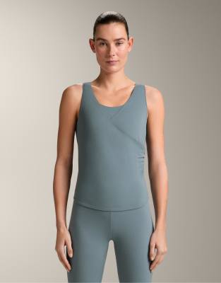 OYSHO - Ärmelloses Comfortlux-T-Shirt in Graublau mit überkreuztem Design