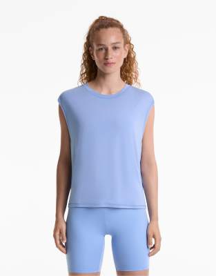 Oysho - Ärmelloses T-Shirt aus Modalmix in blassem Lavendelblau