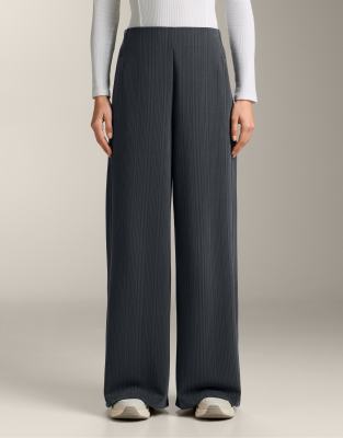 Oysho - Asymmetrisch gestreifte Hose aus Modalmix in Grau