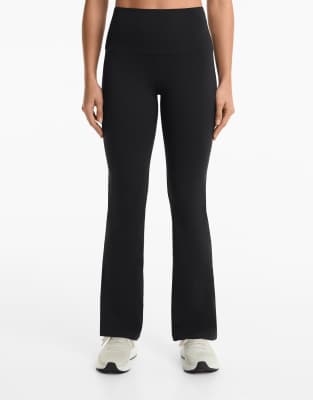 Oysho - Ausgestellte Hose aus Comfortlux in Schwarz mit hohem Bund