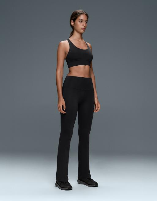 Oysho – Ausgestellte Hose aus Comfortlux in Schwarz mit hohem Bund, 5 von 7