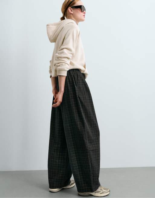 OYSHO Balloon corduroy check trousers in dark blue, 3 of 4