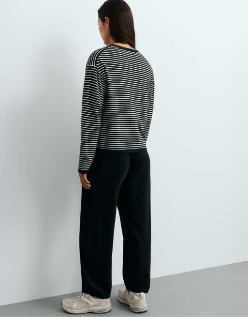 OYSHO Balloon fluid-knit trousers in black, 3 of 5