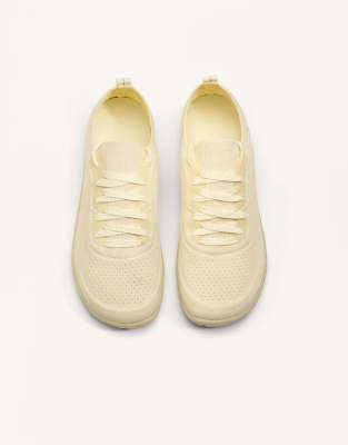 OYSHO - Barefoot - Sport-Sneaker für verschiedene Aktivitäten in Gelb