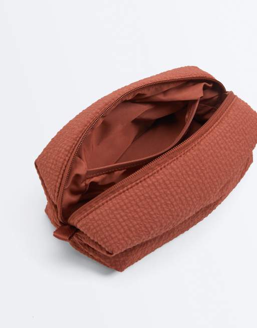 OYSHO - Beauty-case testurizzato color terracotta, 3 di 3