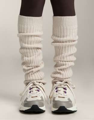 OYSHO - Beinstulpen aus Viskose-Mix in Elfenbein-Ecru-Neutral