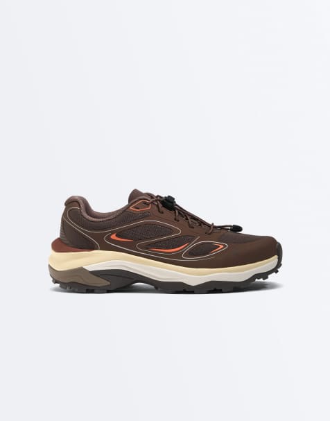 OYSHO bjerginspirerede sneakers i brun - view 1