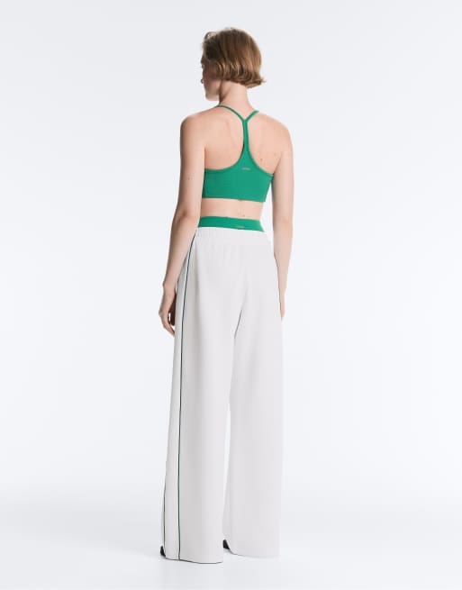 OYSHO bomullspikébyxor med raka ben och passpoal i off-white, 4 av 4