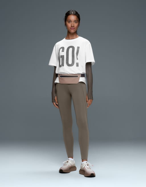OYSHO Boxy fit bomulds-T-shirt med print i råhvid, 2 af 5