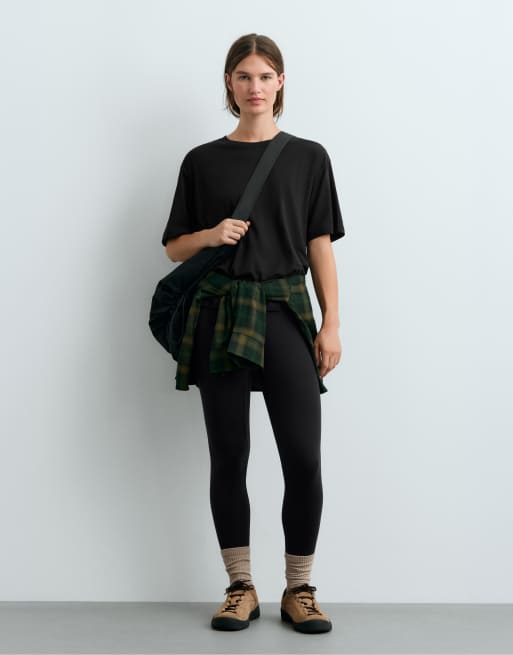 OYSHO Boxy short sleeve cotton blend t-shirt in black, 2 of 5