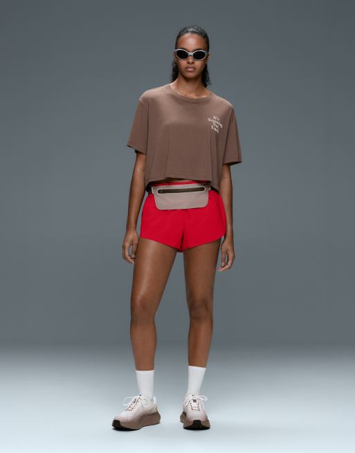 OYSHO – Brun, kort t-shirt med boxig passform och text i boxig passform, 2 av 6