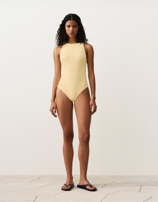 OYSHO Bubble-texture crochet halter swimsuit in pale yellow, 4 of 4