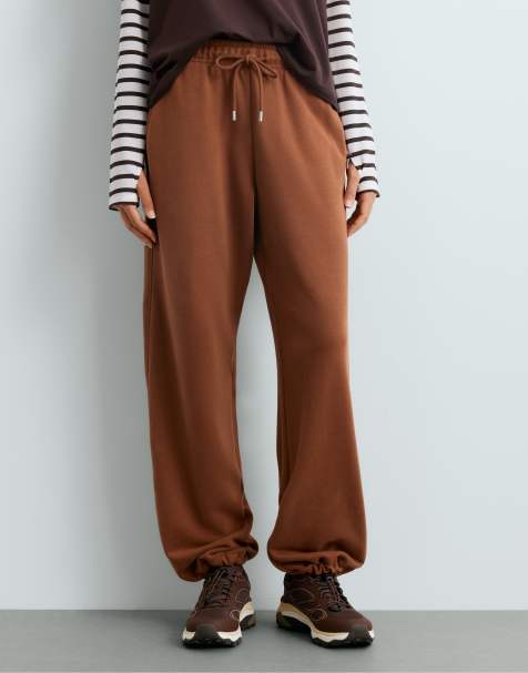 OYSHO bukser i bomuldsblanding med fleece og lige ben i camel - view 1