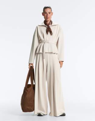 OYSHO - Bundfaltenhose aus Baumwoll-Pikee in Beige mit weitem Bein-Neutral