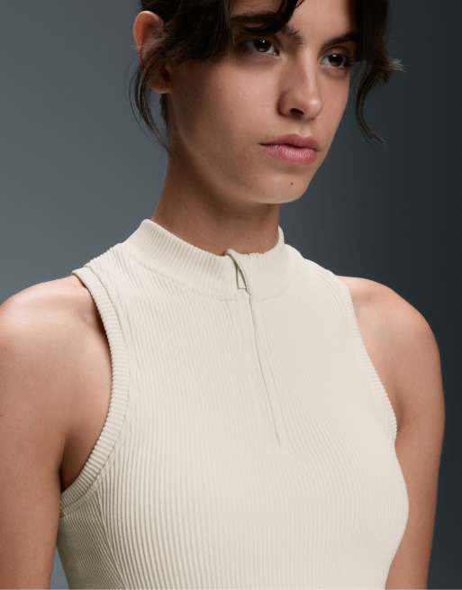 OYSHO canotta senza maniche seamless a coste con mezza zip in écru chiaro, 3 di 7