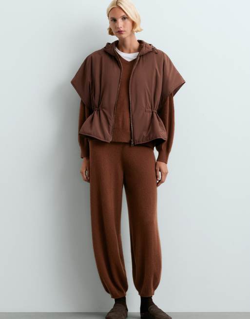 OYSHO Cape-style padded gilet in brown, 2 of 6