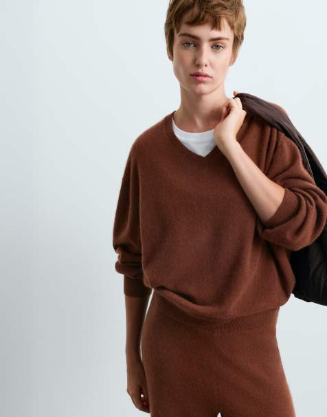 OYSHO cashmere 100% v-neck knit jumper in brown - view 1