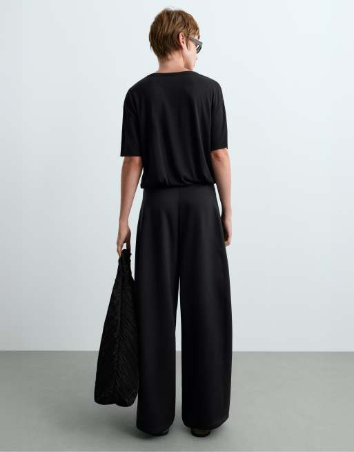 OYSHO Cocoon-Hose mit Neoprenoptik, hoher Bund, in Schwarz, 3 von 4