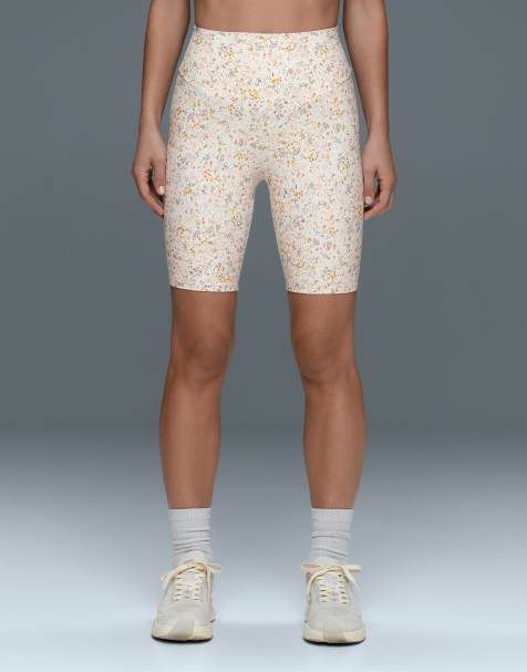 OYSHO Comfortlux 20 cm High-Waist Leggings-Shorts mit Blumenmuster in hellem Ecru - view 1