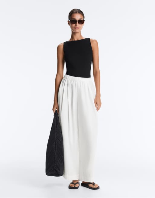 OYSHO – Comfortlux – Body in Schwarz mit Rückenausschnitt, 4 von 4